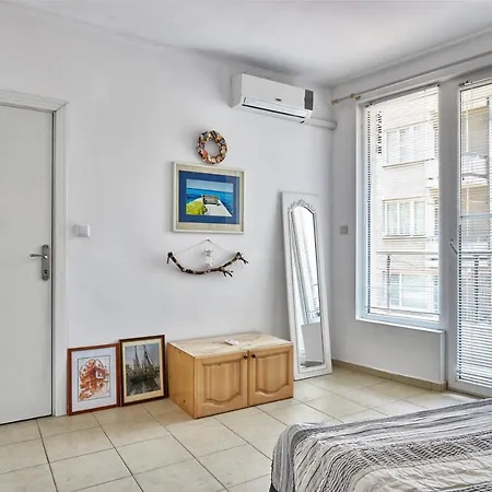 Coastal Heights ~ 2bd Flat In *